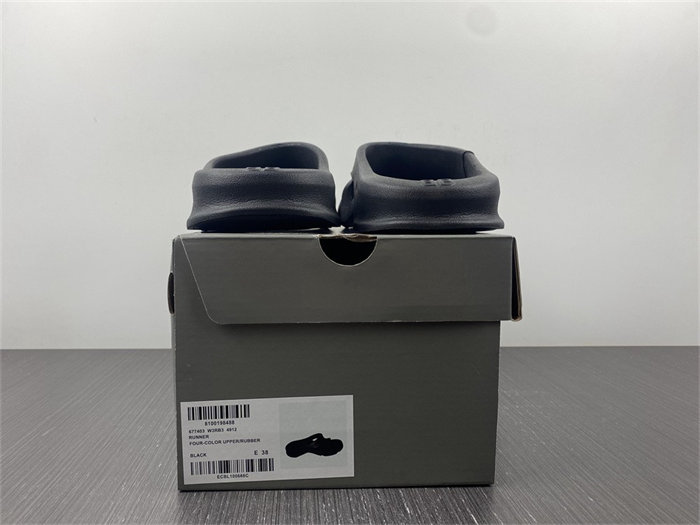 BLCG SLIPPERS