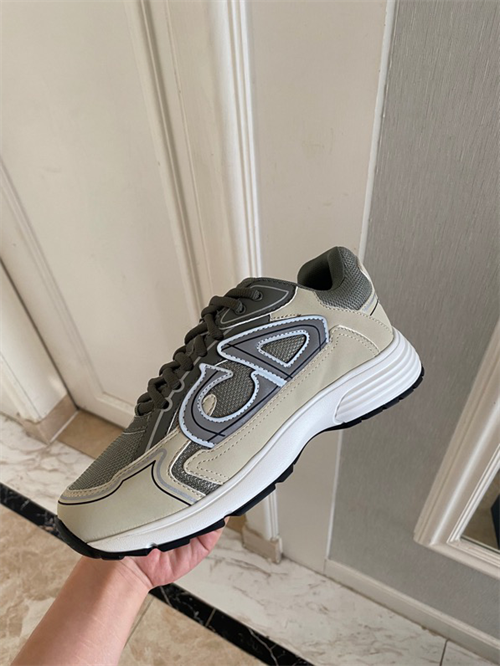 DR B30 Sneakers