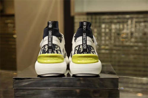 DR Sneaker