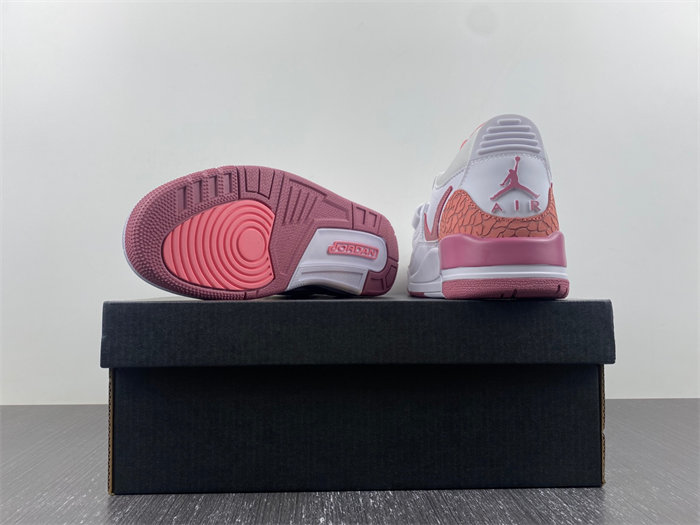 Jordan Legacy312"DesertBerry" FN3407-161