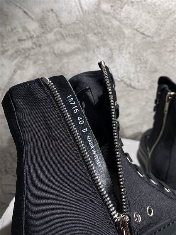 RI*K OWENS SNEAKERS