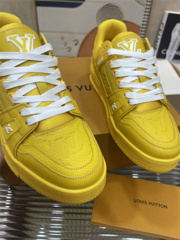 LV074