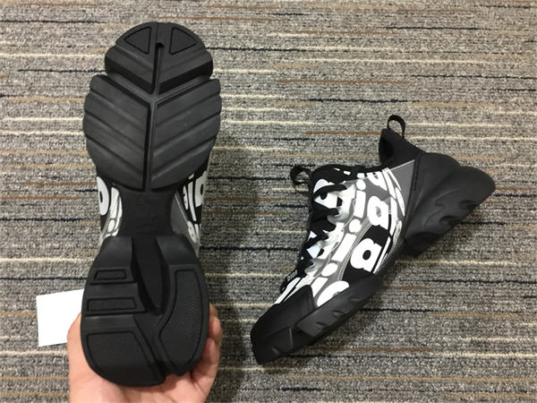 DR Sneakers