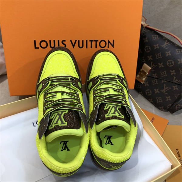 LV144