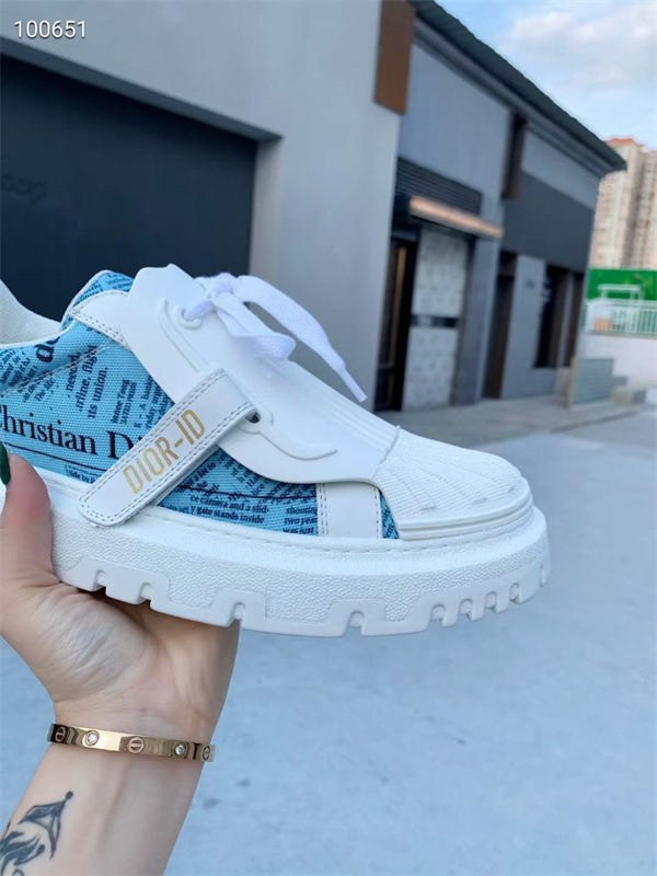 Dr Sneaker