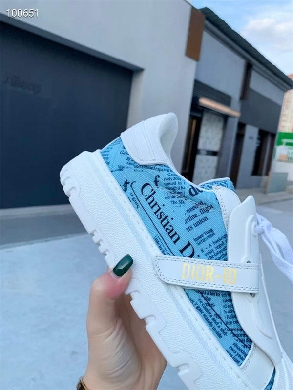 Dr Sneaker
