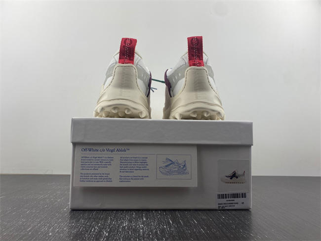 Off-White c/o Virgil Abloh