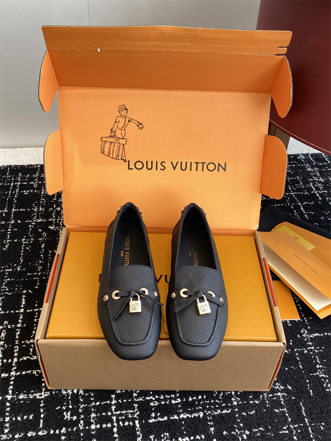 Lv Loafer 068