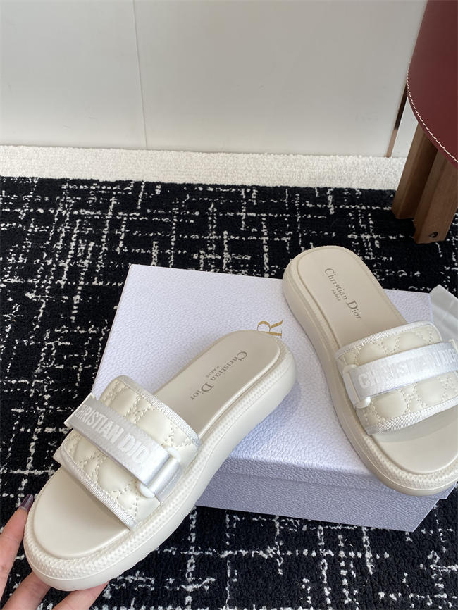 Dio Slipper