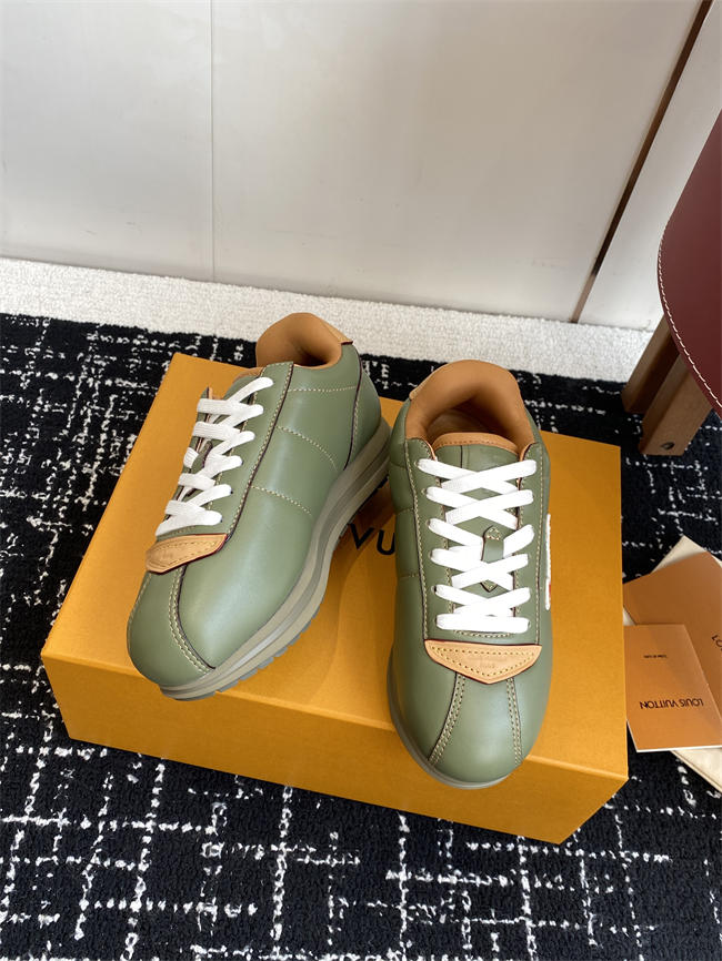 Lv Sneaker