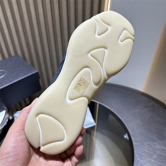 Pra*a Sneaker