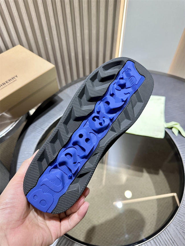 Bv*b*rry Sneaker