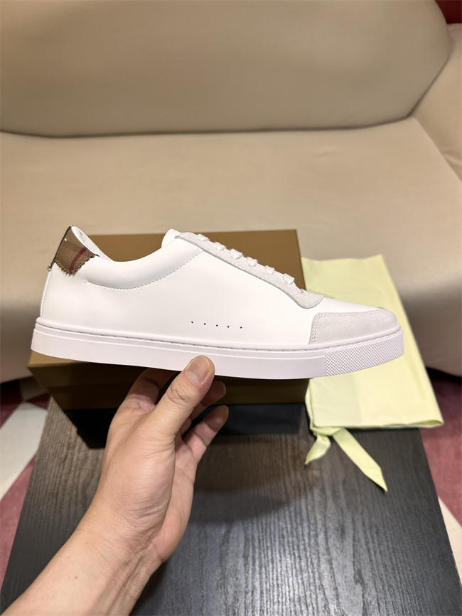 Bv*b*rry Sneaker