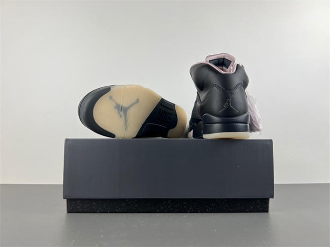 PSG x Air Jordan 5 “Off Noir” HQ3004-001