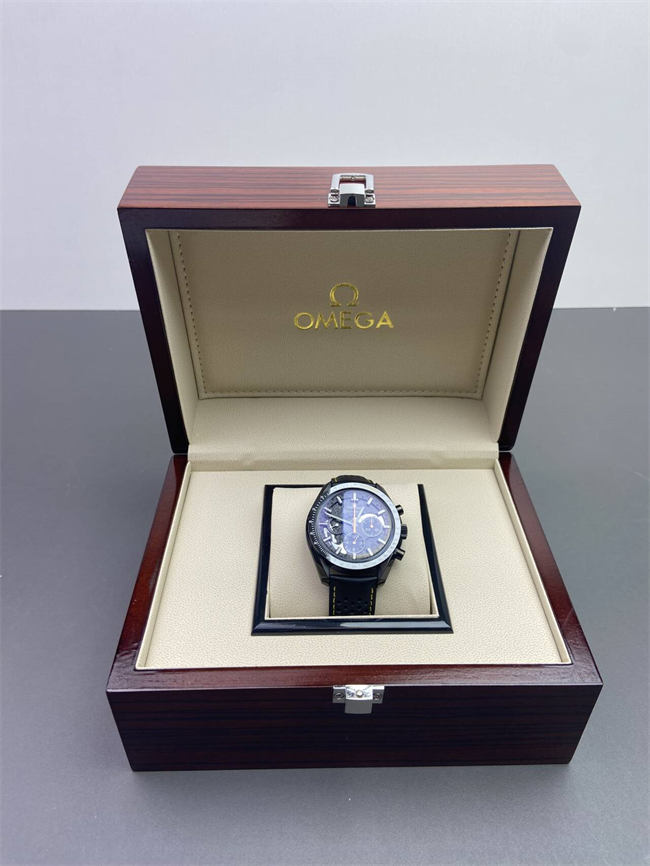 0me*ga speedmaster moonwatch apollo 8