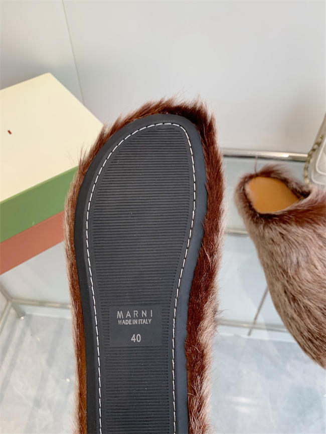 Ma*n1 Slipper