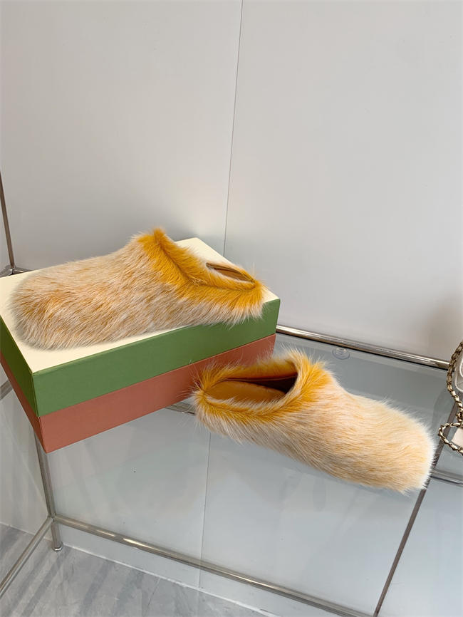 Ma*n1 Slipper