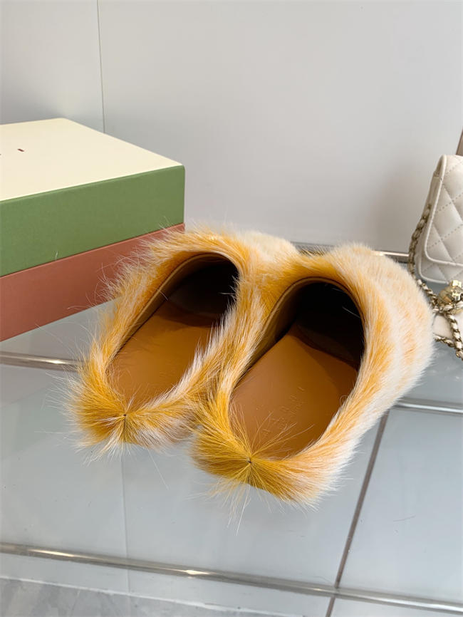 Ma*n1 Slipper