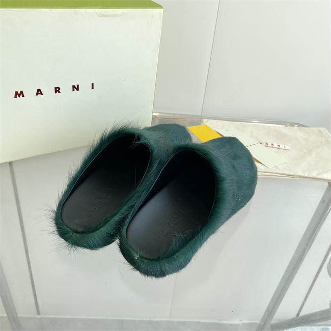 Ma*n1 Slipper