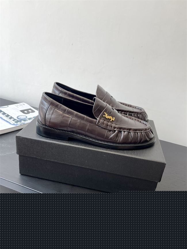 Y51 Loafer 002
