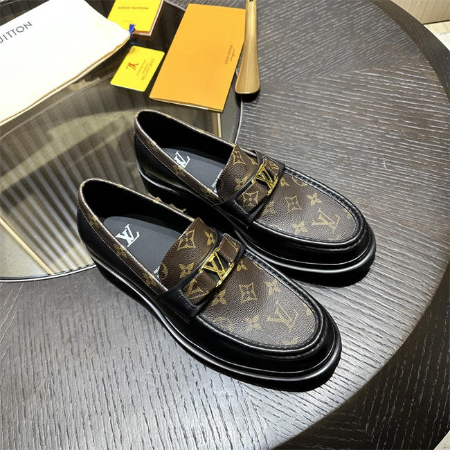 Lv Loafer086
