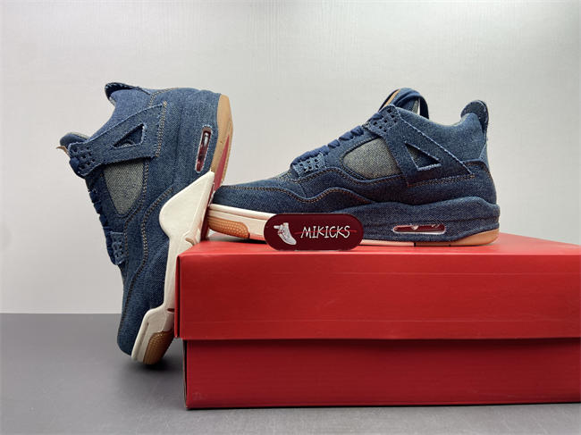 Levi’s x Air Jordan 4 AO2571-401