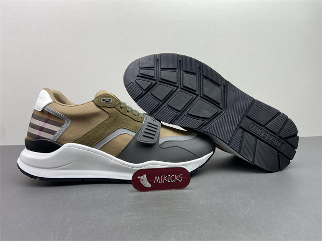 Bv*b*rry Sneaker