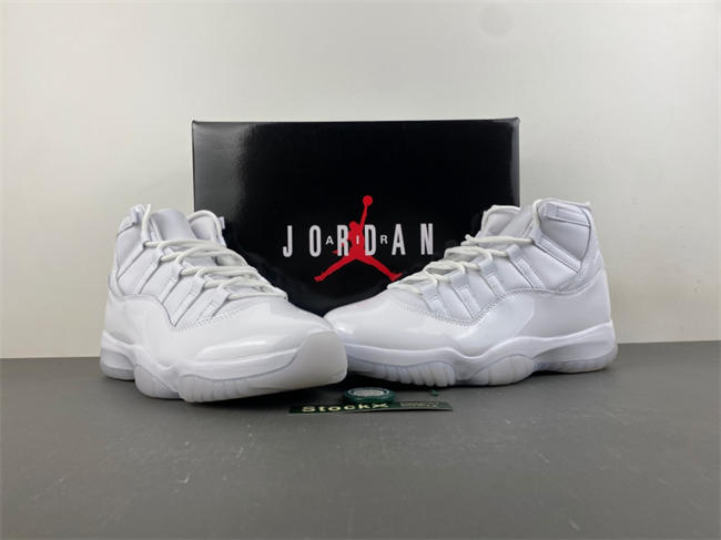 COMME des GARÇONS x Air Jordan 11 IV7639-100