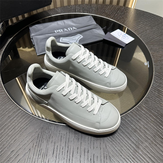 Pra*a Sneaker076
