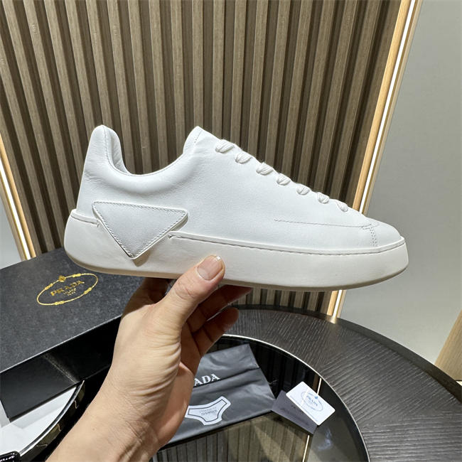 Pra*a Sneaker078