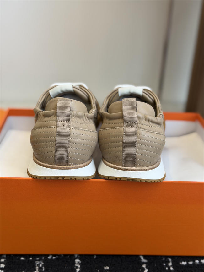 HER MES Sneaker