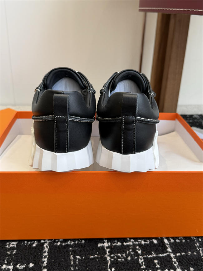 HER MES Sneaker