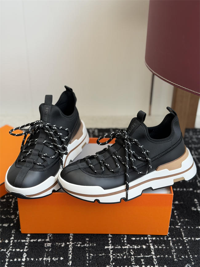 HER MES Sneaker