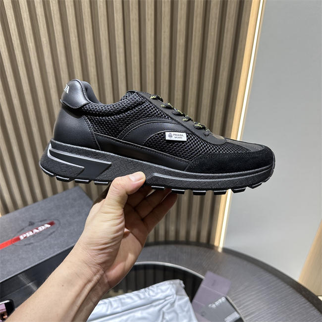 Pra*a Sneaker084