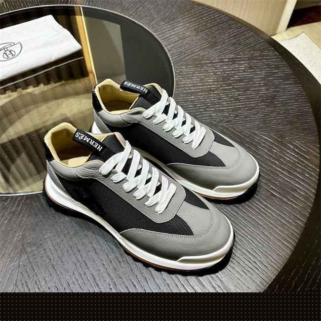 HER MES Sneaker