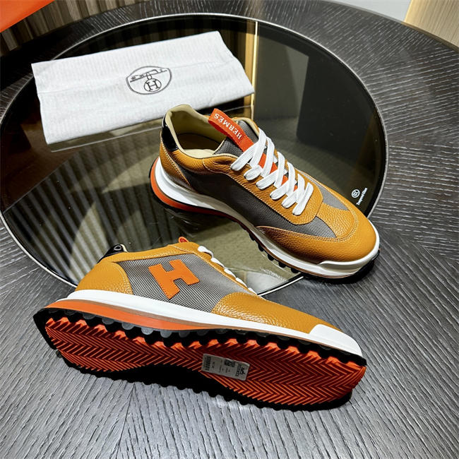 HER MES Sneaker