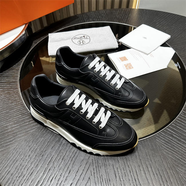 HER MES Sneaker