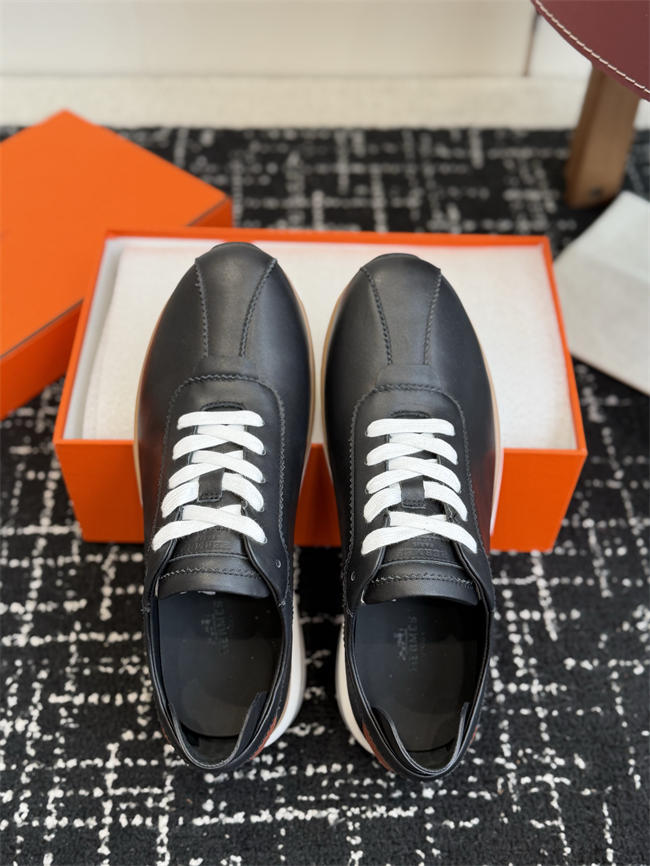 HER MES Sneaker